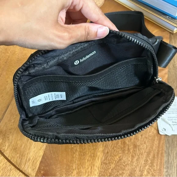Lululemon Everywhere Belt Bag 1L in Black - Picture 7 of 9